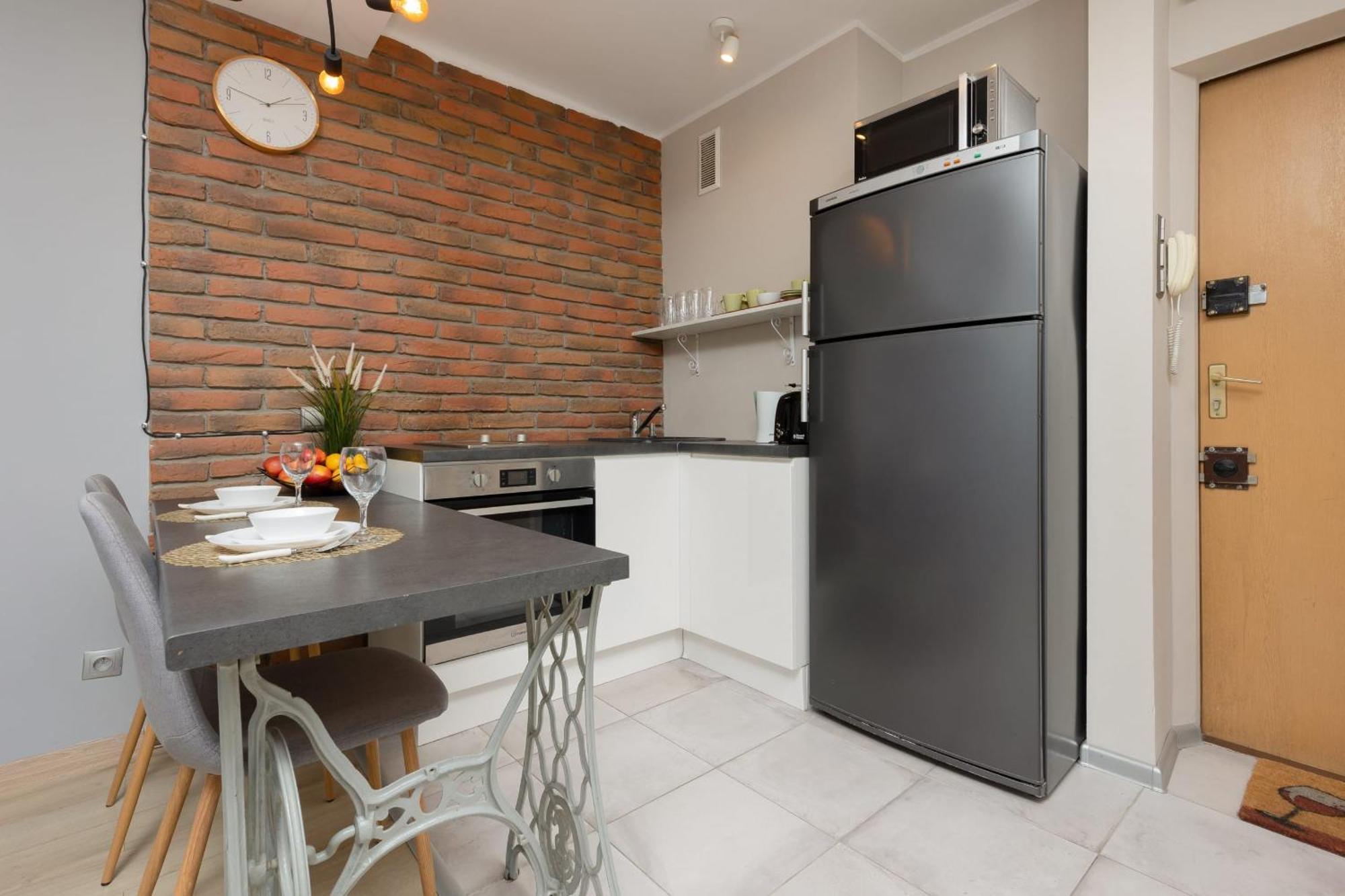 Charming In Center With Air Conditioning By Renters Apartament Warszawa