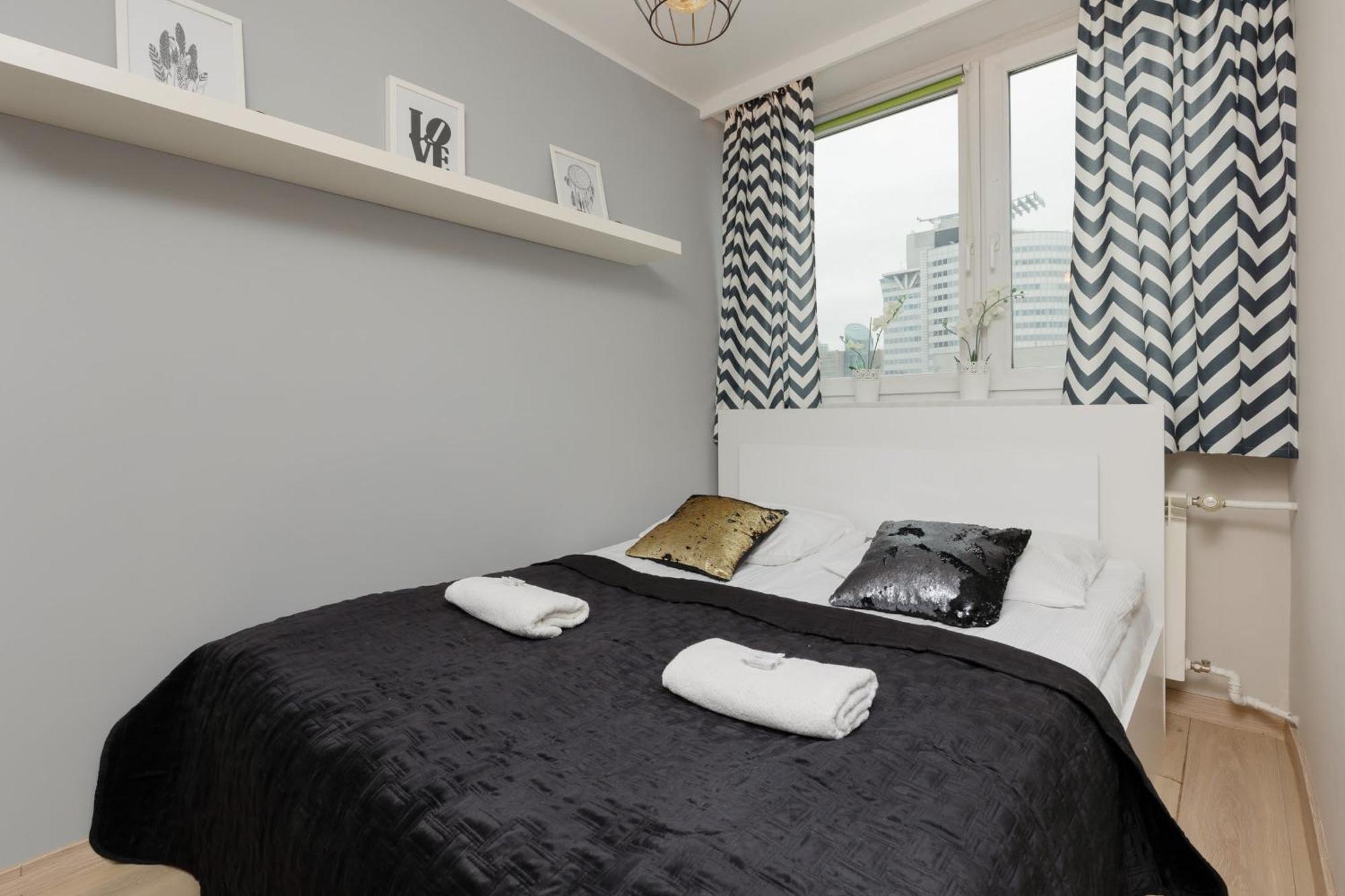 Charming In Center With Air Conditioning By Renters Apartment